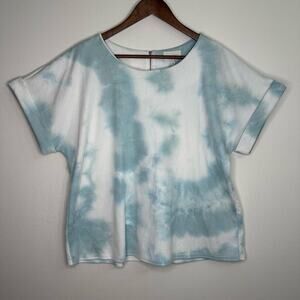 MELLÓDAY Size Medium Blue and White Tie-Dye Top